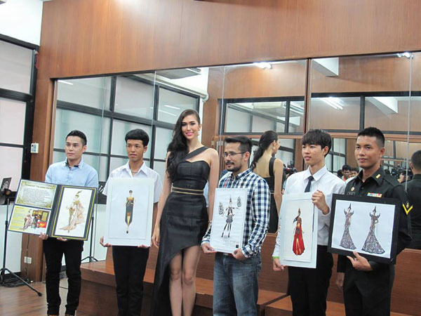 ชุดประจำชาติไทย 2014 Shadow play of Siam