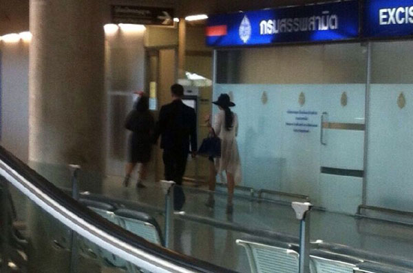 เจนี่ บินไปอเมริกา ชาวเน็ตแชร์ว่อน ภาพ เจนี่ ที่สนามบิน