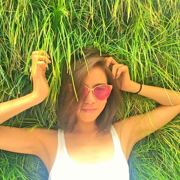 คริส หอวัง โดนวิจารณ์หนัก โพสต์รูปนุ่งสั้นไหว้พระ