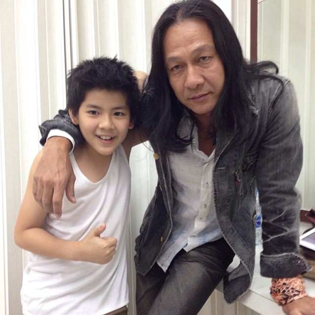 ตีสิบ 26 พ.ย. 56 พูดคุยกับ ลำยอง-วันเฉลิม และผู้กำกับ ทองเนื้อเก้า