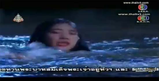 ตีสิบ 26 พ.ย. 56 พูดคุยกับ ลำยอง-วันเฉลิม และผู้กำกับ ทองเนื้อเก้า