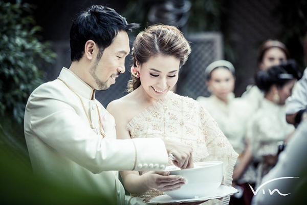 ซี ฉัตรปวีณ์ เข้าพิธีหมั้นกับ ก้อง อดิศักดิ์