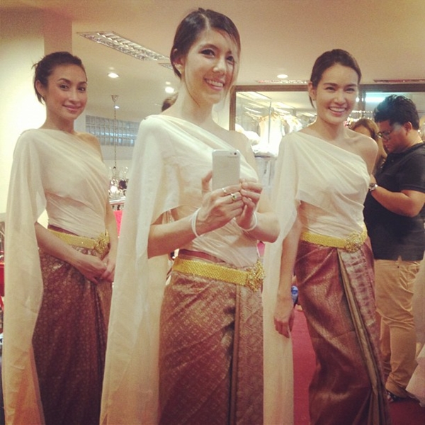 งานหมั้น เบลล์ ไชน่าดอลล์