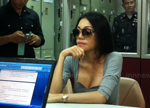 เอมมี่ Maxim โต้อยากดัง เผยแม่ ฮาเวิร์ด โทรขอเคลียร์