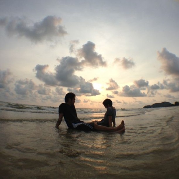 ตามดู บอดี้สแลม - บิ๊กแอส เริ่งร่าริมชายหาด