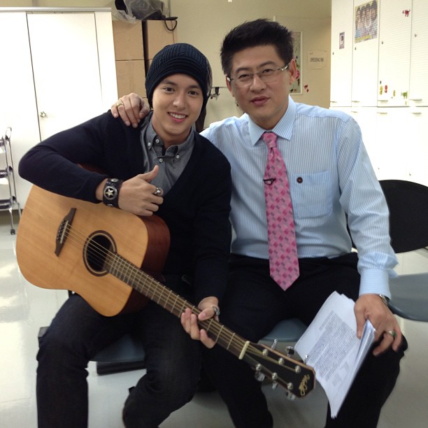 เจมส์ จิรายุ เรื่องเล่าเช้านี้ โชว์ดีดกีตาร์ น่ารักเว่อร์