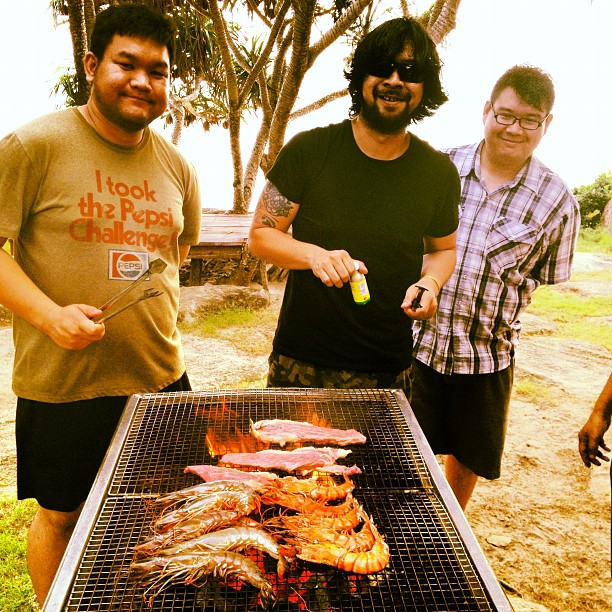 ตามดู บอดี้สแลม - บิ๊กแอส เริ่งร่าริมชายหาด