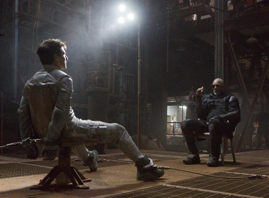 Oblivion ครองใจคนดู คว้าอันดับ 1 หนังทำเงิน