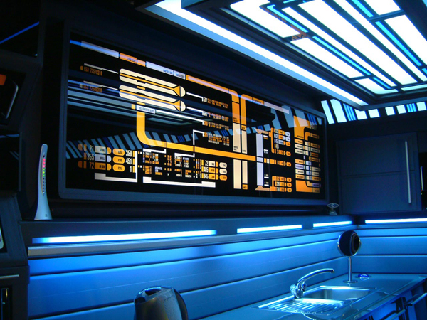 แฟนพันธุ์แท้แต่งอพาร์ทเม้นท์เลียนแบบหนัง Star Trek