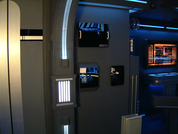 แฟนพันธุ์แท้แต่งอพาร์ทเม้นท์เลียนแบบหนัง Star Trek