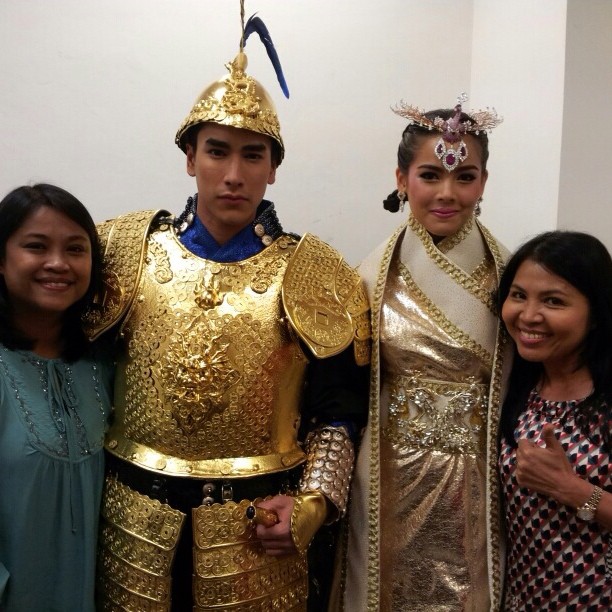 ชมภาพ ณเดชน์ ญาญ่า ในชุดหงส์-มังกร คู่บุญบารมี รับตรุษจีน