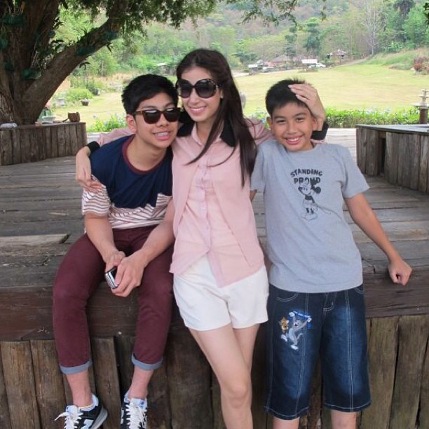 มิ้นต์ ชาลิดา พาครอบครัวเที่ยวเขาใหญ่ 