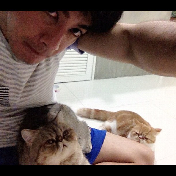  วันสบาย ๆ ของ ออย ธนา กับแก๊งแมวเหมียว น่ารักอ่ะ!