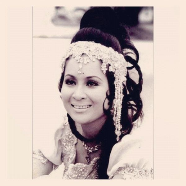 เพชรา เชาวราษฎร์ 