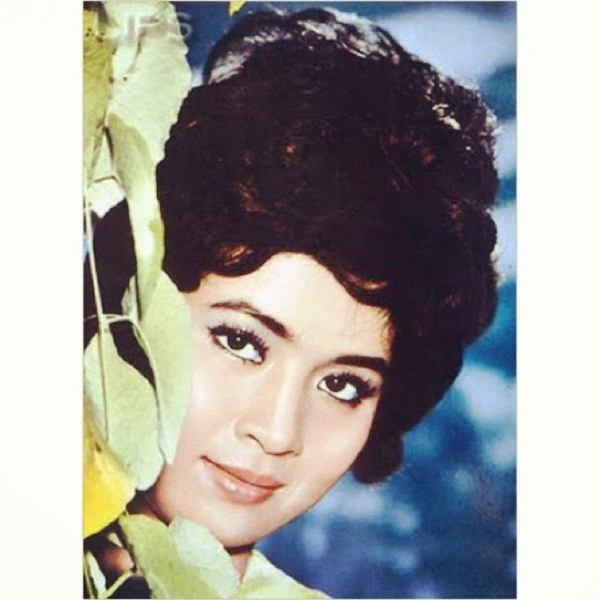 เพชรา เชาวราษฎร์ 