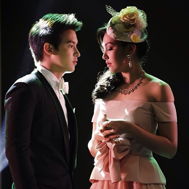 เจมส์ เบลล่า