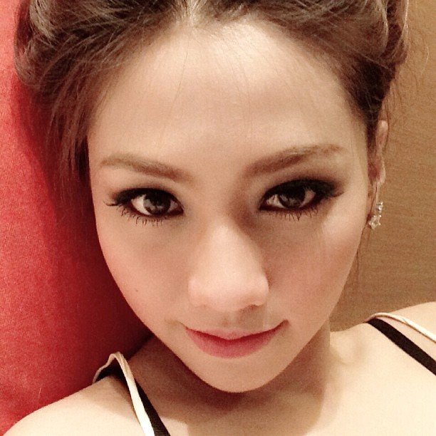 เมทัล สุขขาว
