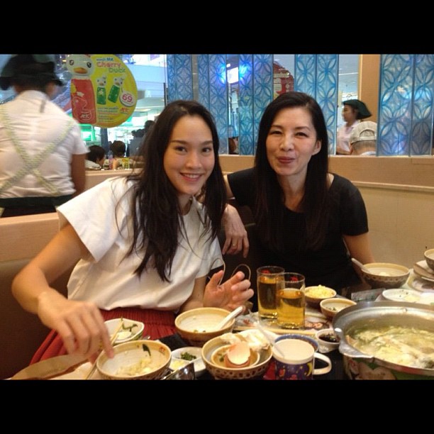 ตุ๊ก ชนกวนันท์ และคุณแม่