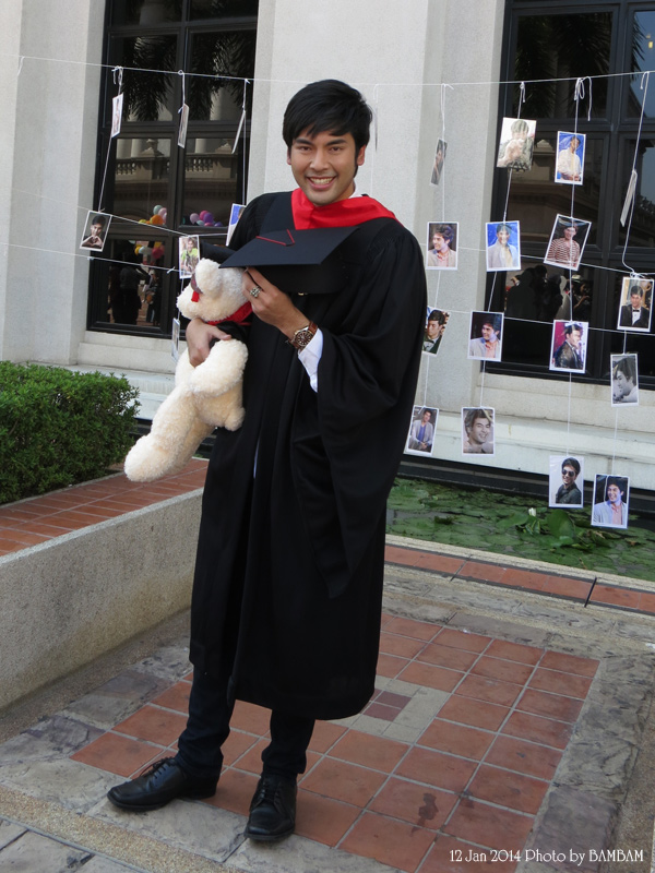 บอม ธนิน รับปริญญา