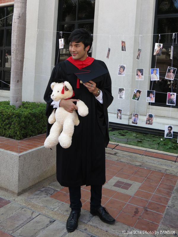 บอม ธนิน รับปริญญา