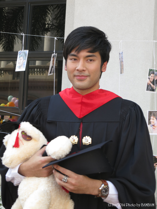 บอม ธนิน รับปริญญา