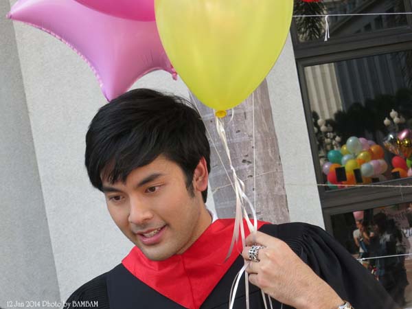 บอม ธนิน รับปริญญา