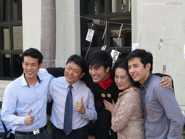 บอม ธนิน รับปริญญา