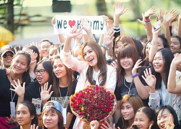  คิมเบอร์ลี่ จัดปาร์ตี้แสนแสบ มีทติ้งแฟนคลับ สนุก มันส์ ฮา