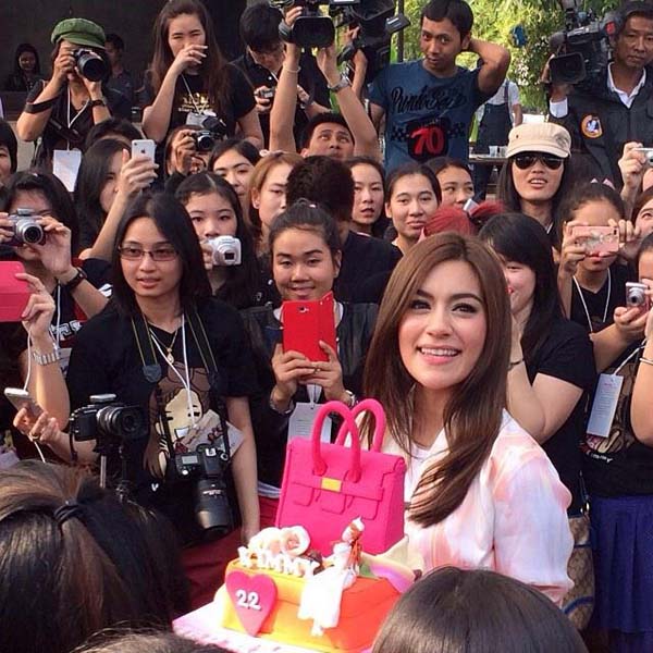  คิมเบอร์ลี่ จัดปาร์ตี้แสนแสบ มีทติ้งแฟนคลับ สนุก มันส์ ฮา