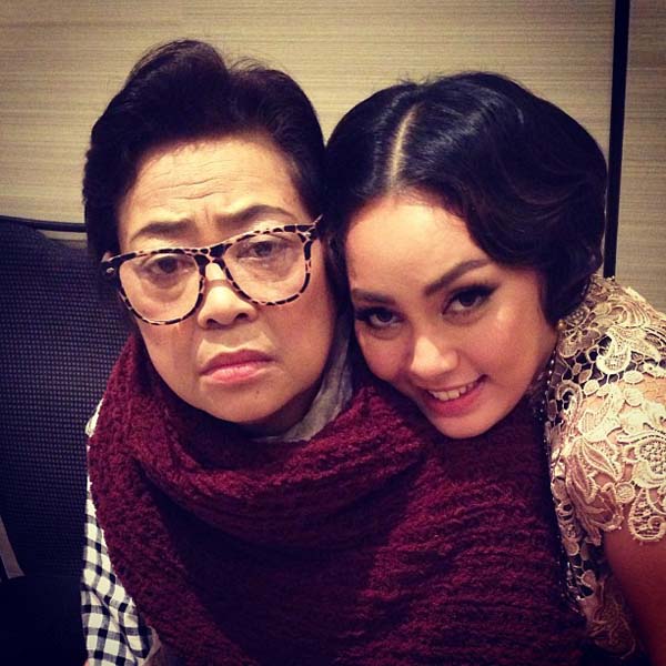 ตั๊ก บงกช พาแม่เล็กทำบุญวันเกิด สร้างโบสถ์ที่วัดไผ่โรงวัว