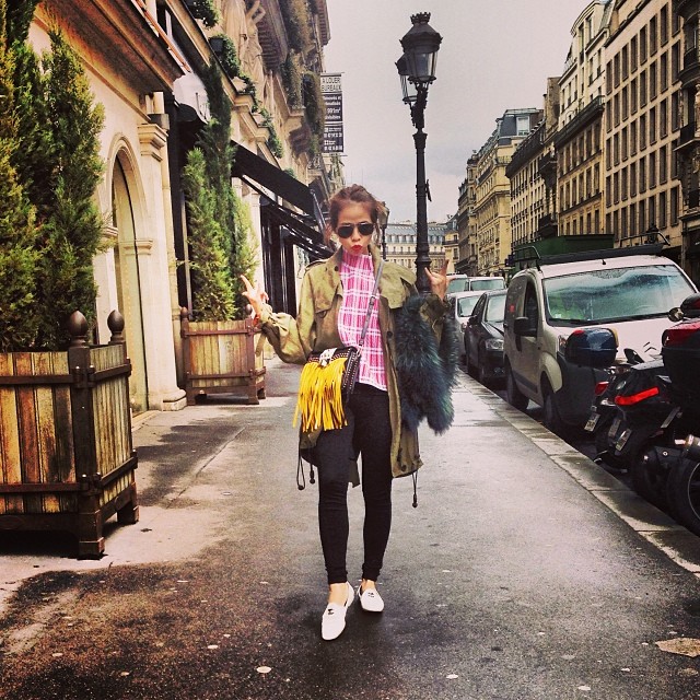 โมเม นภัสสร พลอย ชวพร เผยภาพเที่ยวลั้ลลาในปารีส