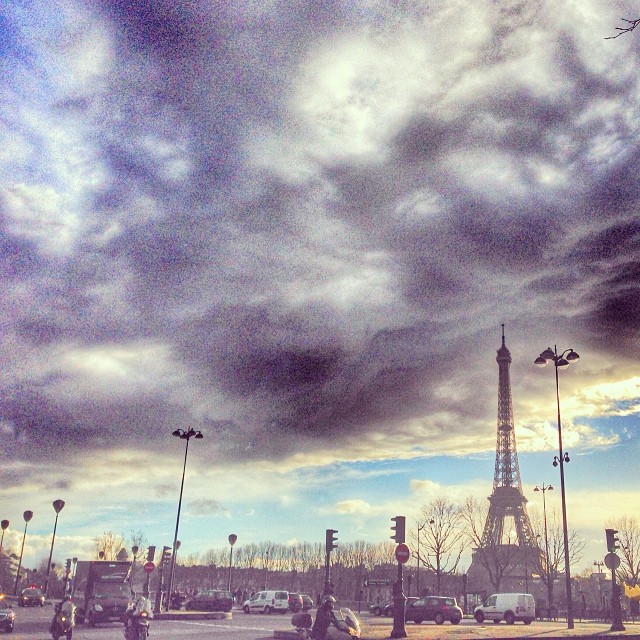 โมเม นภัสสร พลอย ชวพร เผยภาพเที่ยวลั้ลลาในปารีส