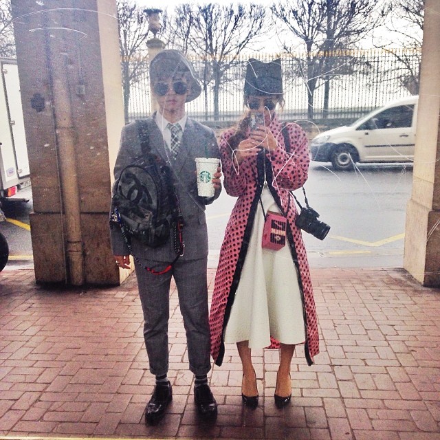 โมเม นภัสสร พลอย ชวพร เผยภาพเที่ยวลั้ลลาในปารีส