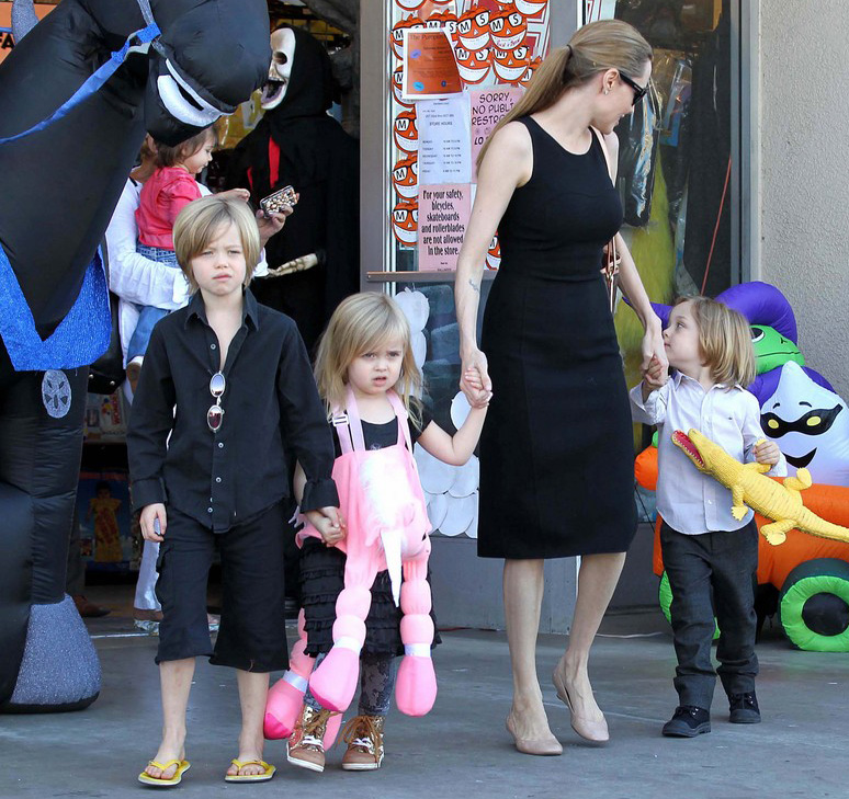 ลูกของ แองเจลินา โจลี-แบรด พิตต์