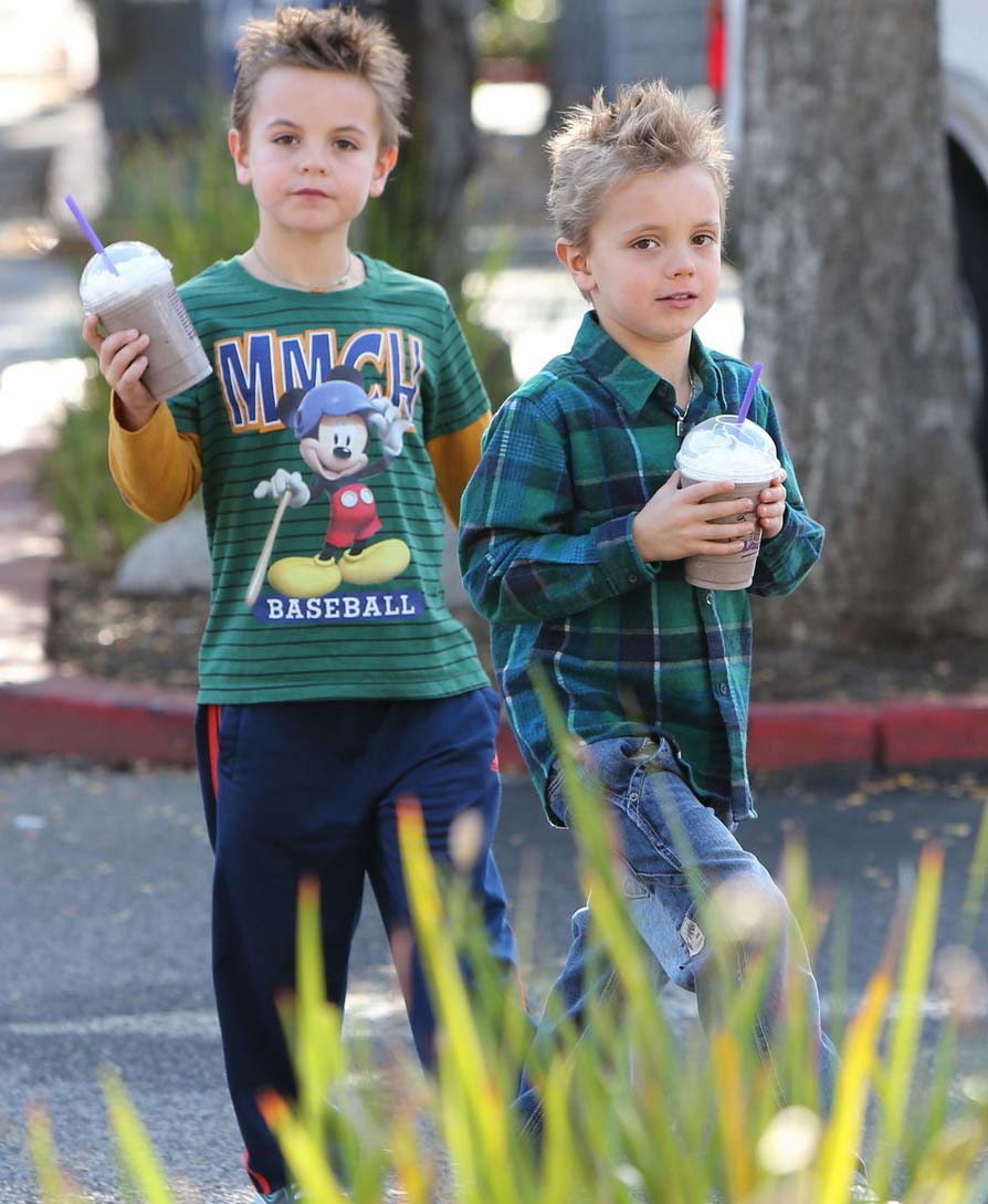 ฌอห์น เพรสตัน และ เจย์เดน เจมส์ ลูกชายของ บริทนีย์ สเปียร์