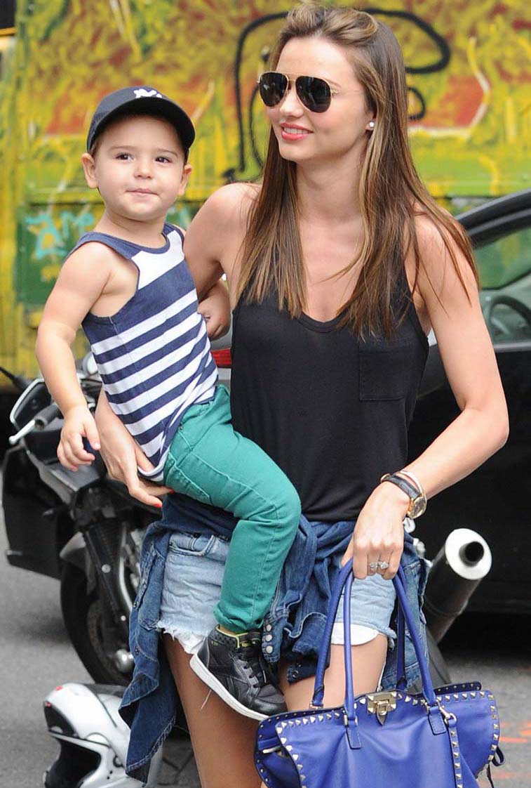 ฟลินน์ บลูม ลูกชายของ มิแรนด้า เคอร์-ออร์แลนโด้ บลูม