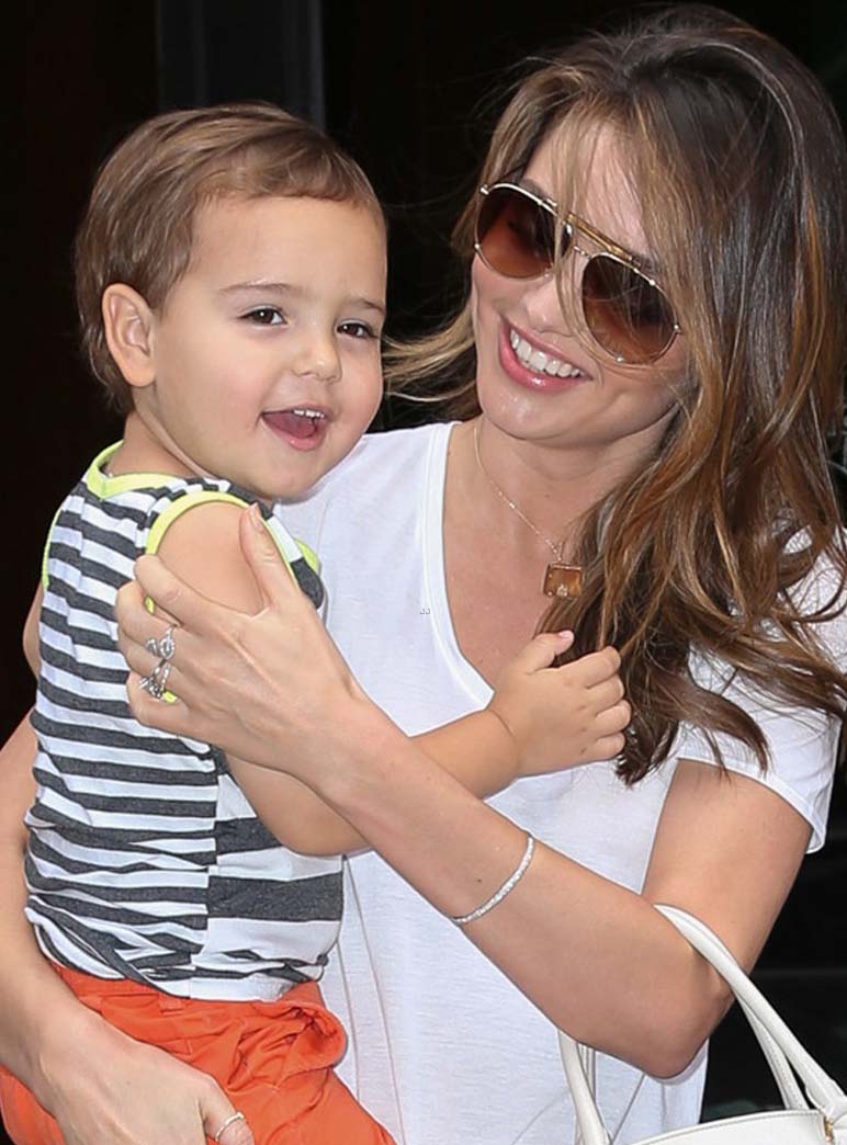 ฟลินน์ บลูม ลูกชายของ มิแรนด้า เคอร์-ออร์แลนโด้ บลูม