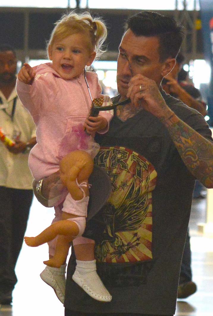 วิลโลว์ ฮาร์ท ลูกสาวของ พิงค์