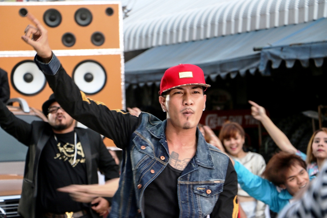 การโคจรมาพบกันของ Number One Bankk Cash X Miss Lee 