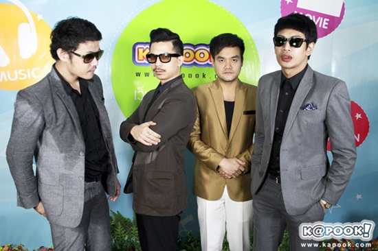 Slot Machine โชว์ร้องสด ปริศนา พร้อมโปรโมทคอนเสิร์ตใหญ่ 