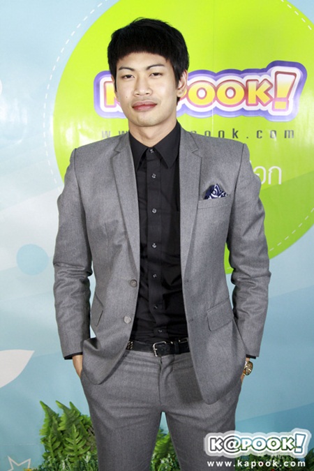 Slot Machine โชว์ร้องสด ปริศนา พร้อมโปรโมทคอนเสิร์ตใหญ่ 
