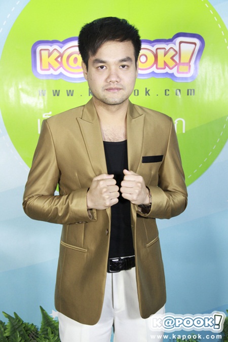 Slot Machine โชว์ร้องสด ปริศนา พร้อมโปรโมทคอนเสิร์ตใหญ่ 