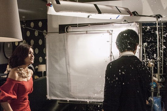 ภัทร สุดเขิน โดน ก้อย เปิดซิงจูบแรก ใน MV เพลง ไม่อยู่ในสายตา