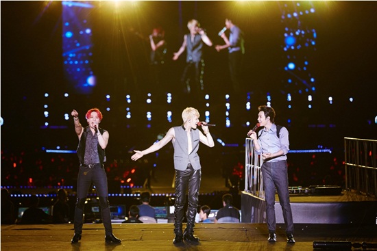 JYJ คอนเสิร์ต อิน โซล เปิดตัวอลังการท่ามกลางแฟนคลับกว่า 40,000 ชีวิต