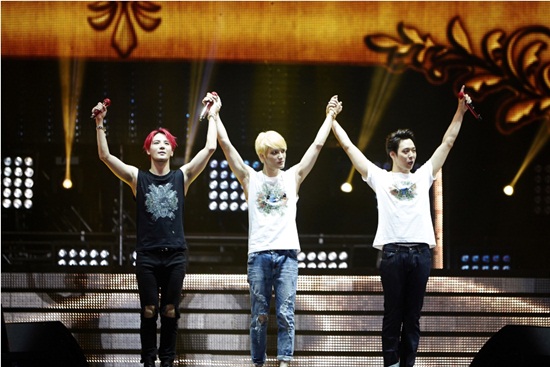 JYJ คอนเสิร์ต อิน โซล เปิดตัวอลังการท่ามกลางแฟนคลับกว่า 40,000 ชีวิต