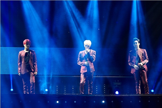 JYJ คอนเสิร์ต อิน โซล เปิดตัวอลังการท่ามกลางแฟนคลับกว่า 40,000 ชีวิต