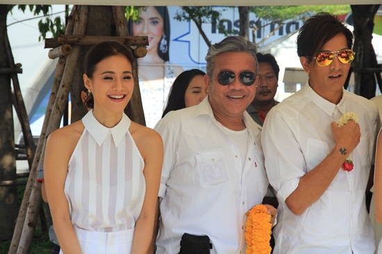 คุณหญิงนอกทำเนียบ