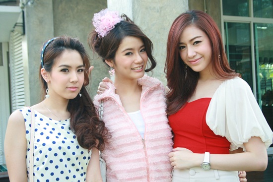 เรื่องย่อมาลีเริงระบำ