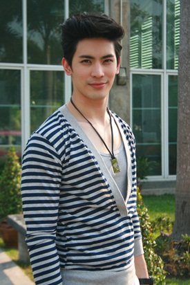 เรื่องย่อมาลีเริงระบำ  