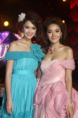 เรื่องย่อมาลีเริงระบำ